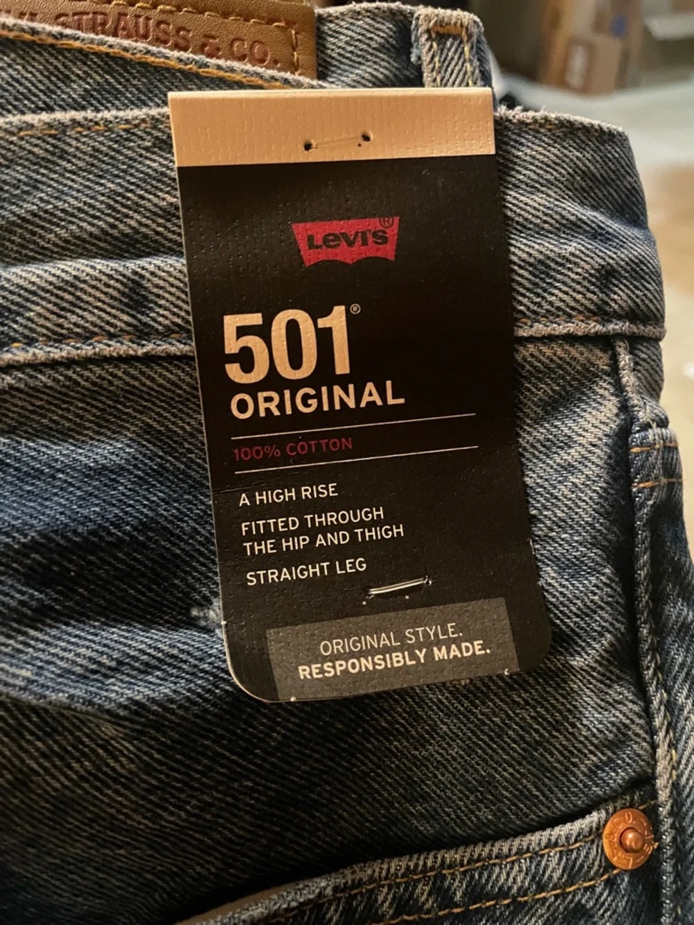 NWT Levi’s 501 women’s distressed high rise button fly straight leg jeans - Picture 11 of 11